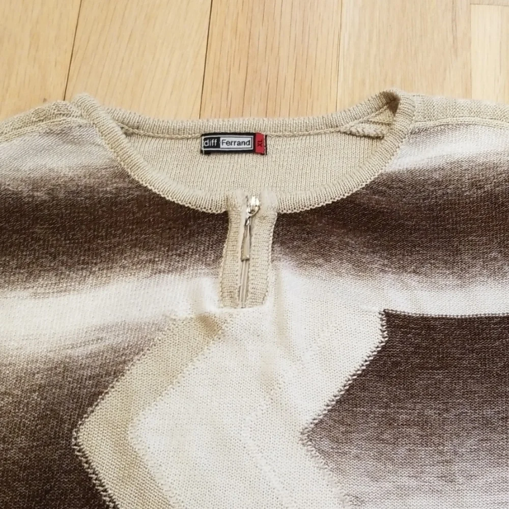 Nice men's light sweater, size XL